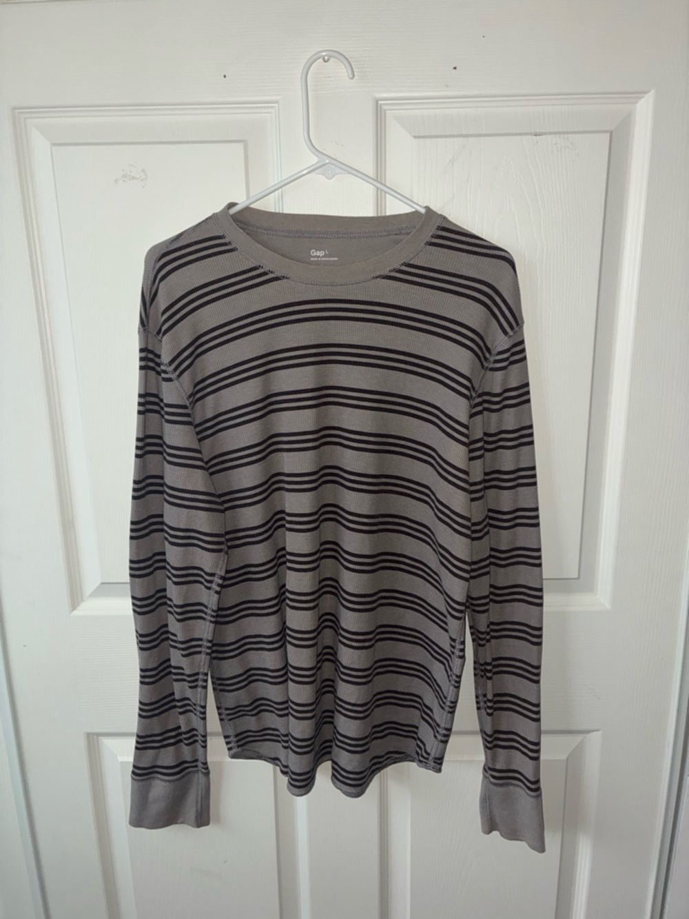 GAP Men's Gray Long-Sleeve Stripe Tee